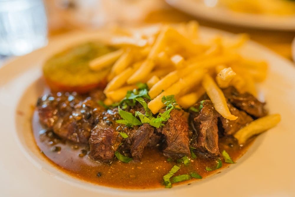 Une bavette à l'échalote et ses frites